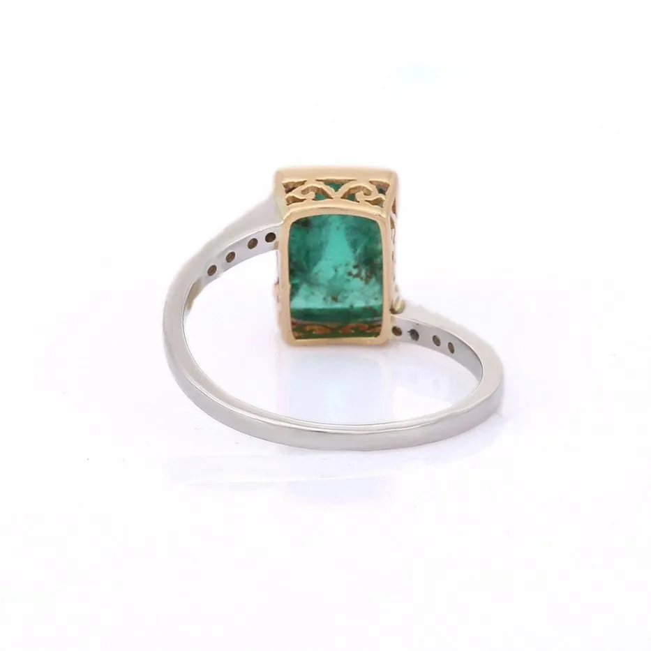 18K Gold Emerald Ring