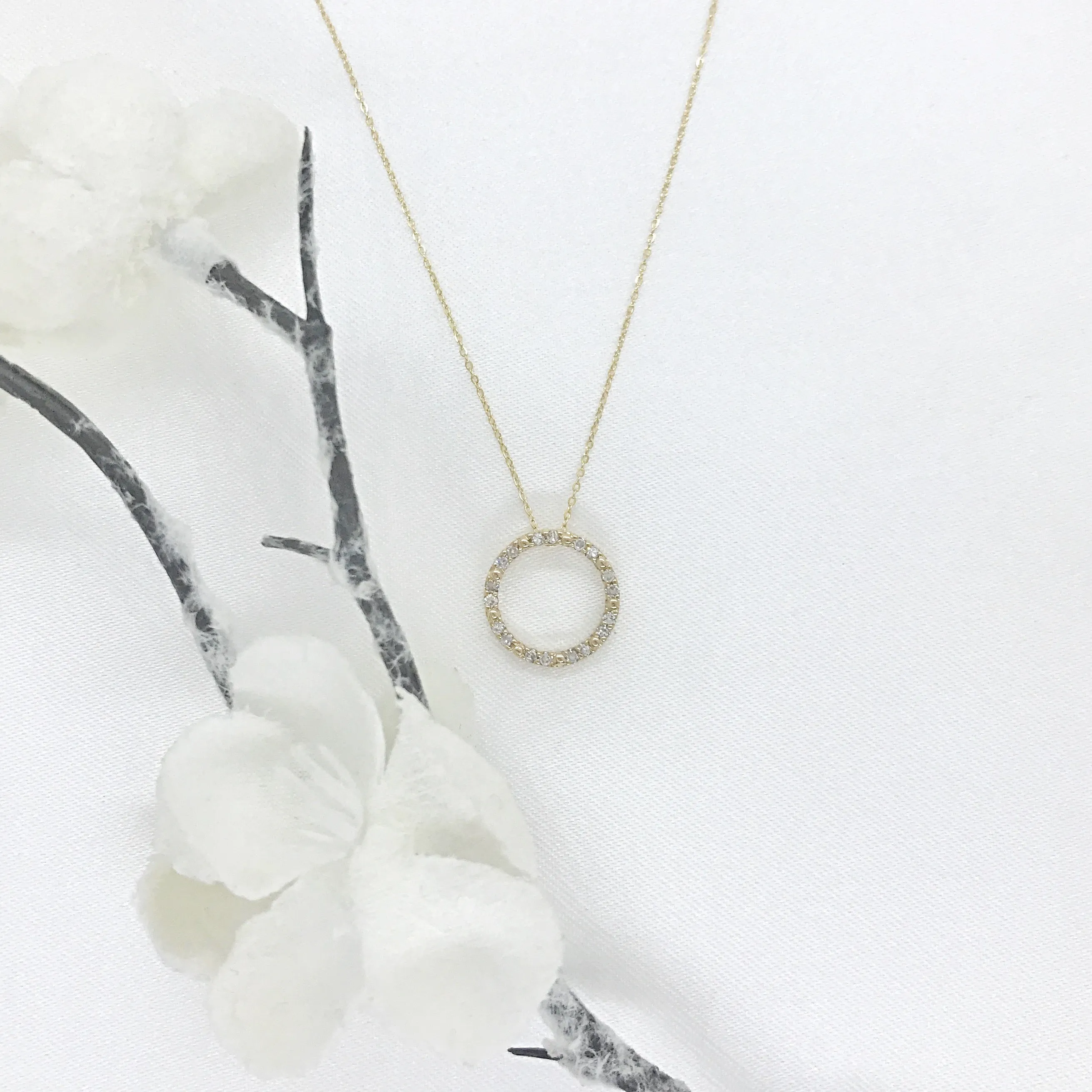 Icicles 10k Gold Circle Diamond Necklace