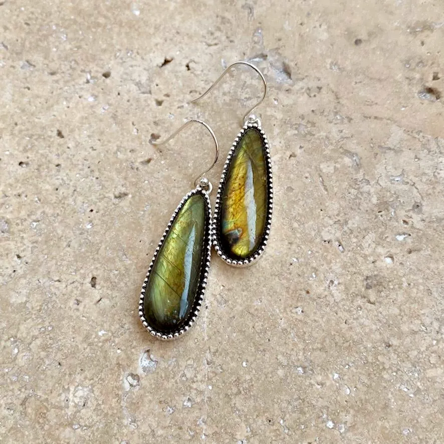 Labradorite Earrings with unique teardrop gems - Paradis