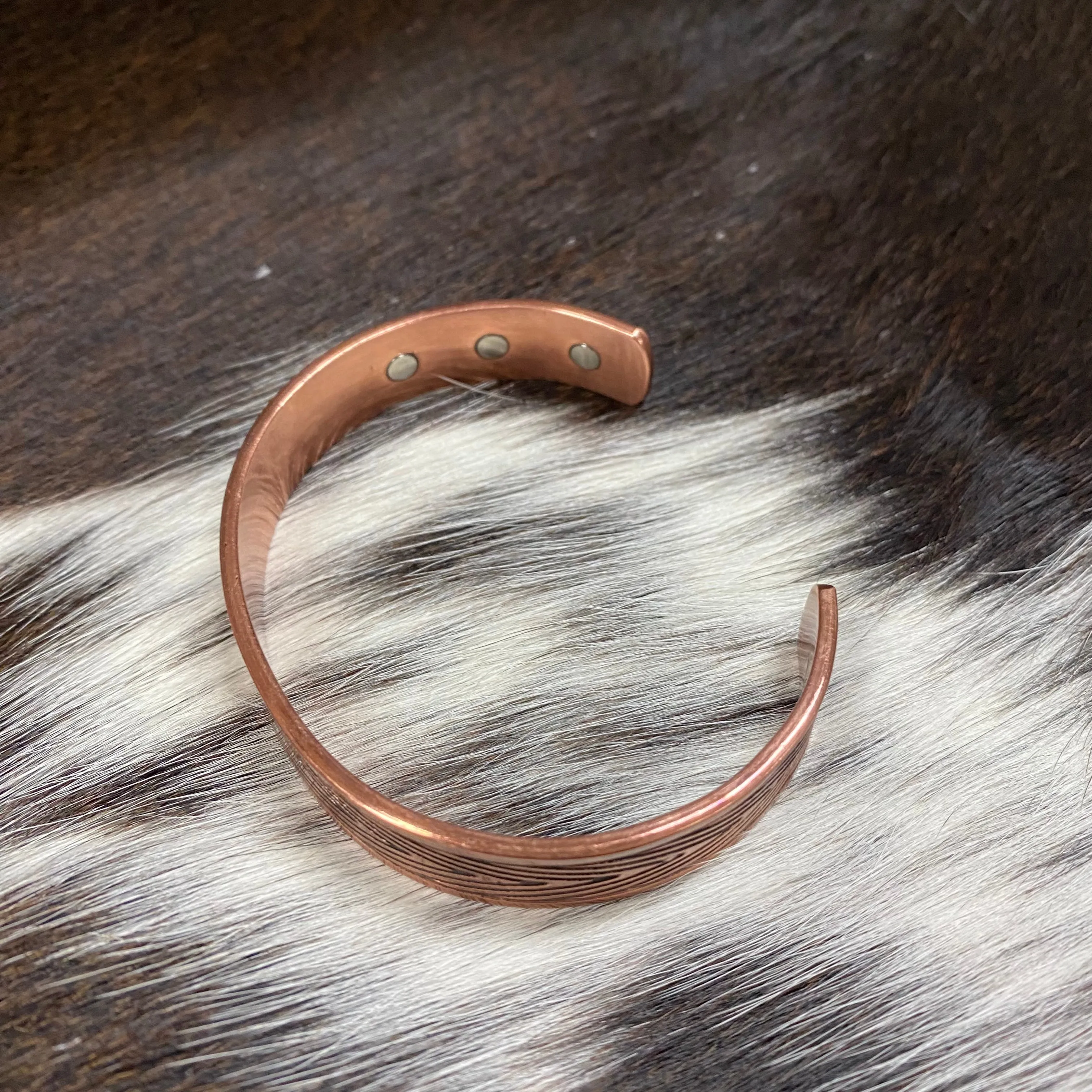 Magnetic Copper Cuff | Arrow