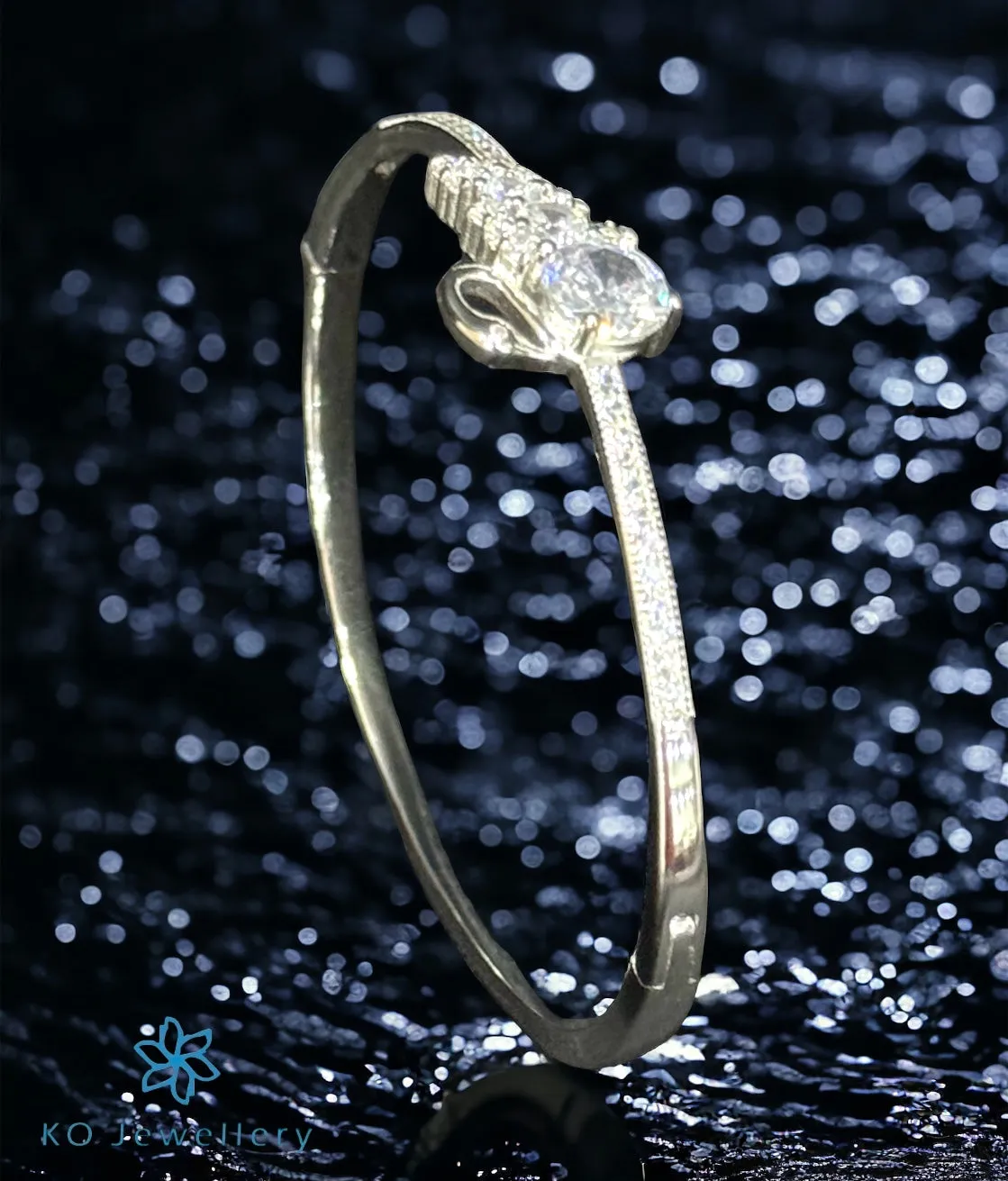 The Swan Silver Openable Bracelet