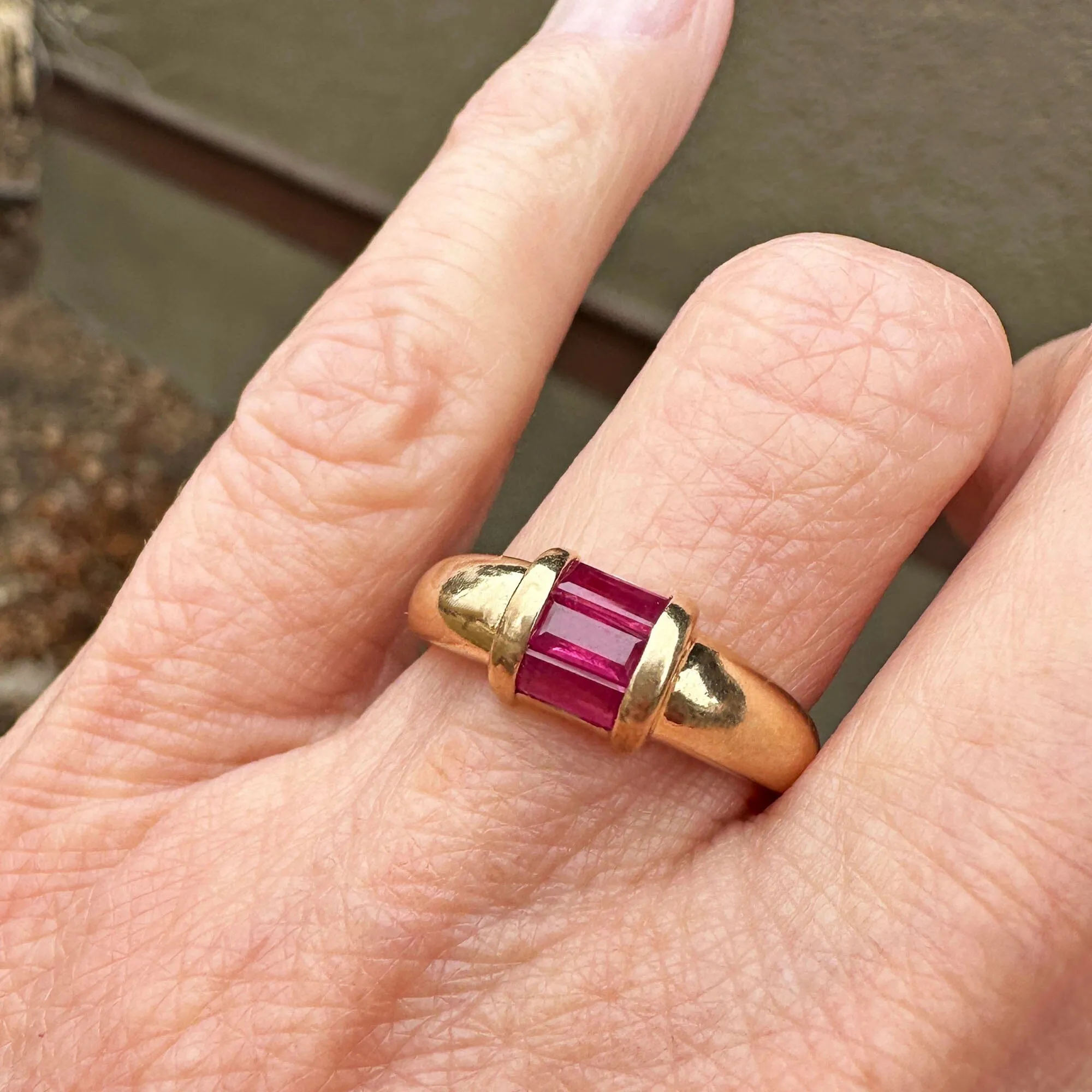 Vintage 14K Gold Roll Top Baguette Pink Sapphire Ring Band