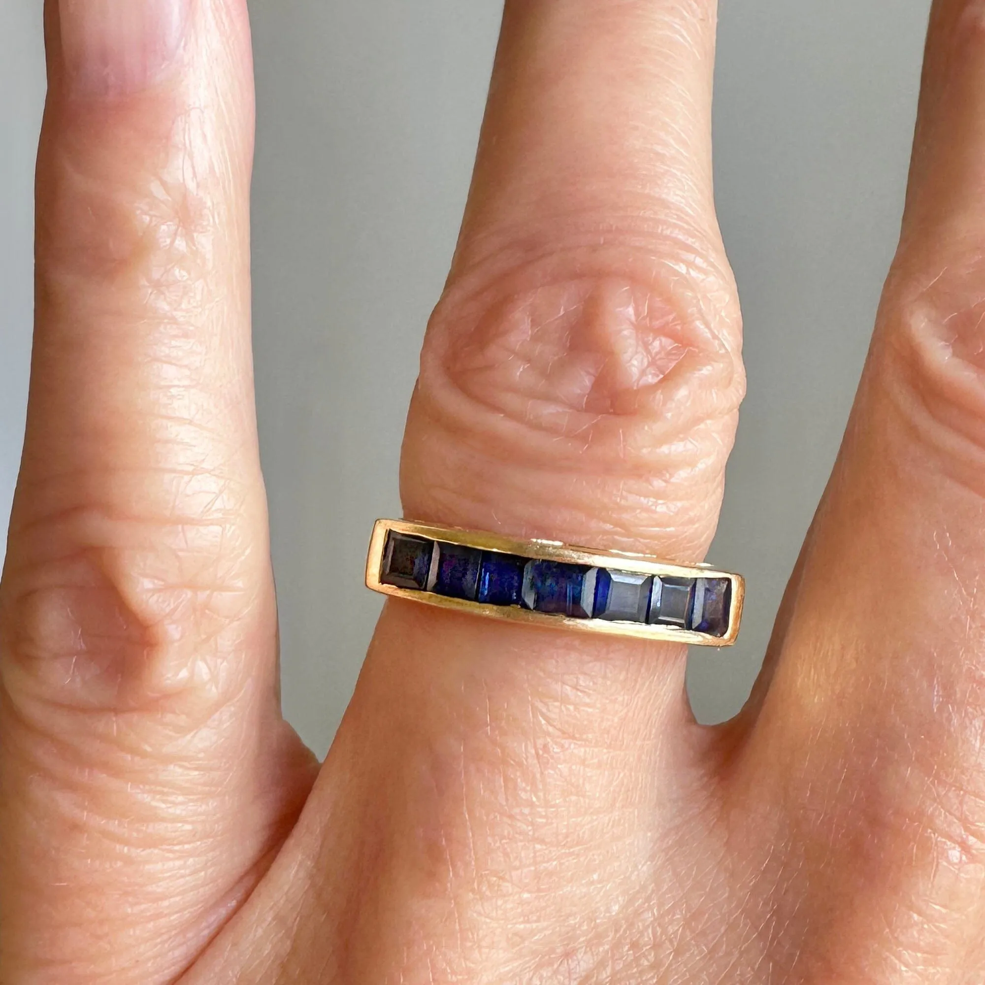 Vintage 14k Gold Seven Stone Sapphire Ring Band